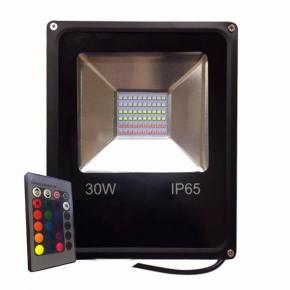   REFLECTOR LED 30W RGB CON CONTROL REMOTO PRACTILED IP65